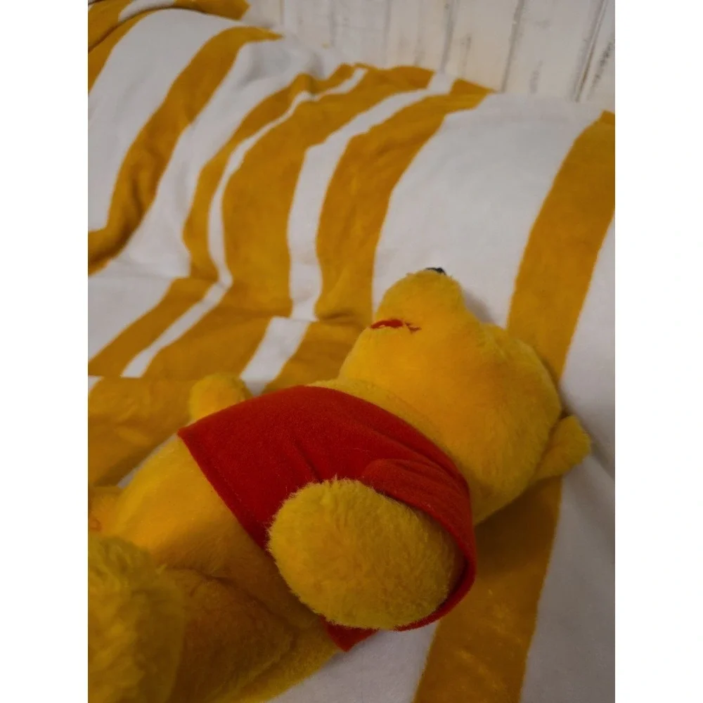 Vintage 1994 Winnie The Pooh 12 Inch Plush Mattel‎